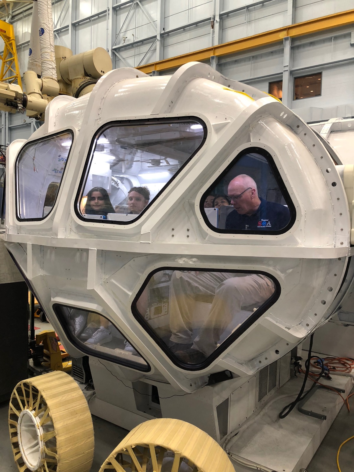 Students in rover module - Nasa 2018